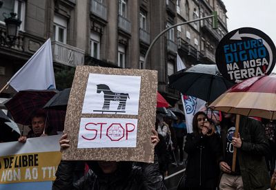 2016-10-15ConcentracionTTIPVigo 07.jpg